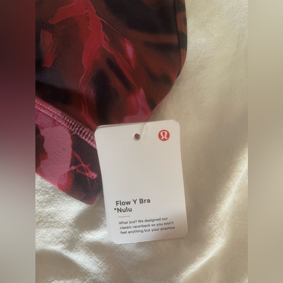 Lululemon FLOW Y BRA NULU - NWT - Picture 5 of 6